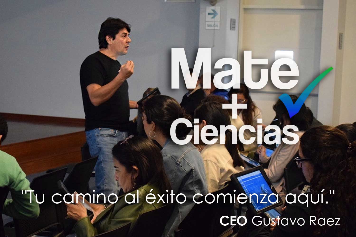 Observamos al profesor de matemáticas Gustavo Raez profesor de matematicas de la academia de matematicas Mate y Ciencias donde se imparten clases de matemáticas